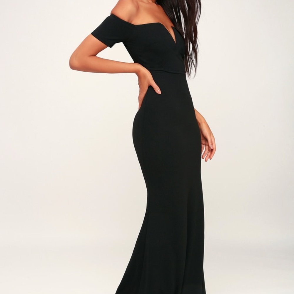 Lulu's Navy Blue Off-the-Shoulder formal dress